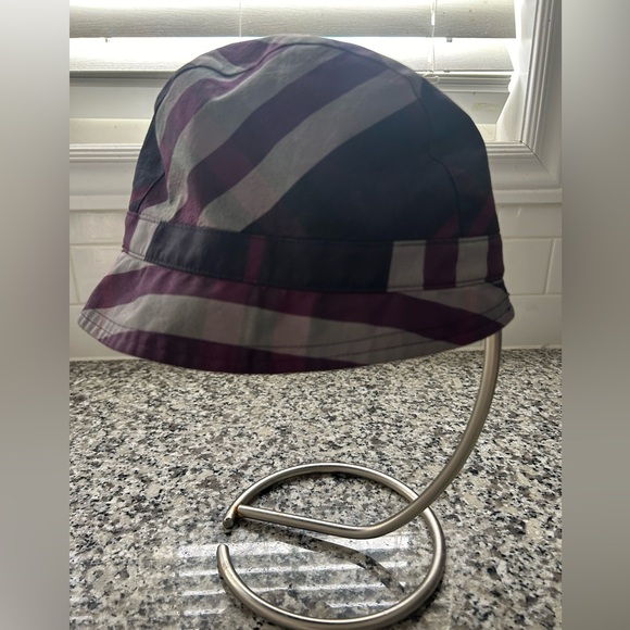 Burberry Check/Plaid Bucket Hat. Size Medium - Picture 2 of 3